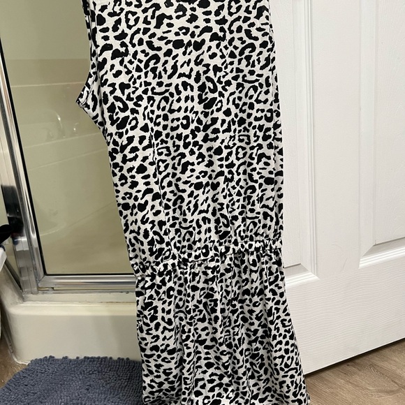 Cheetah romper, size S - Picture 2 of 2